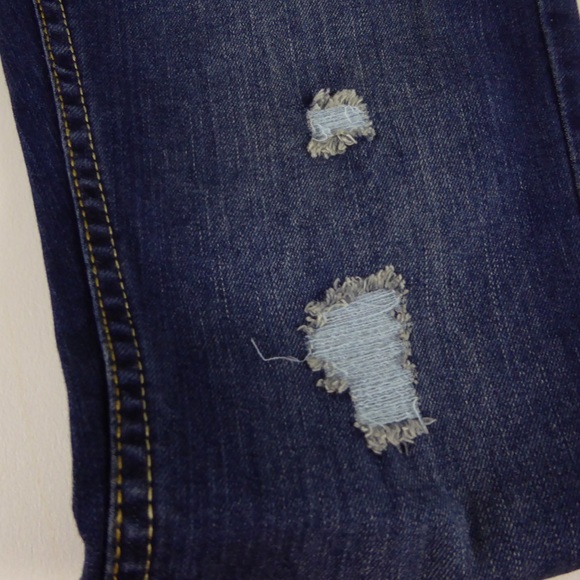 Levi’s Boyfriend Ripped & Repaired Stretch Jeans - Picture 6 of 6